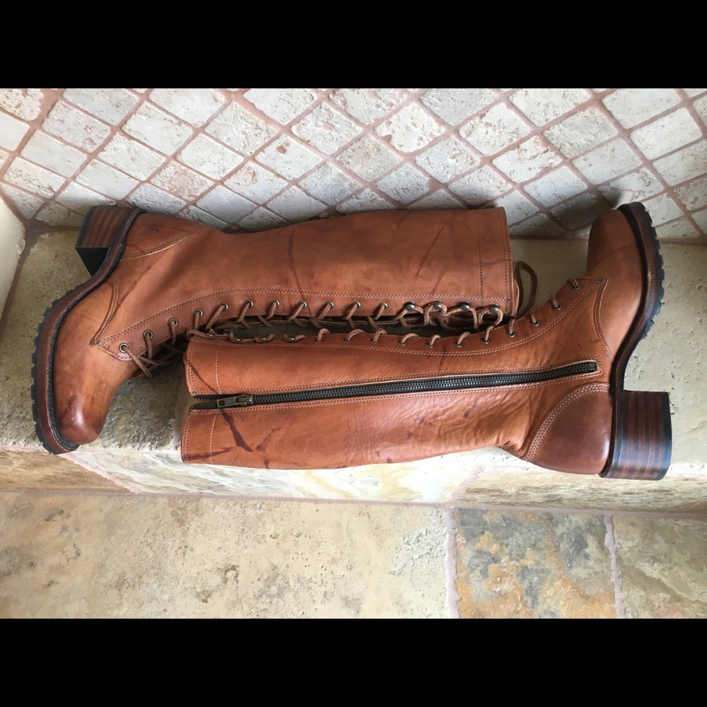 NWOB.  Frye Campus Lug Lace leather boots.